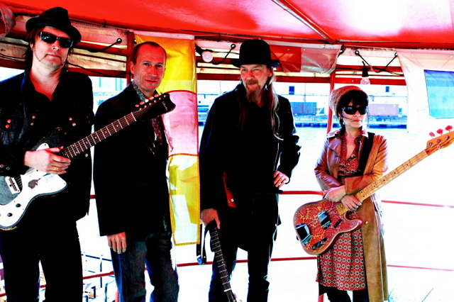 Tuomari Nurmio ja Hunajaluut