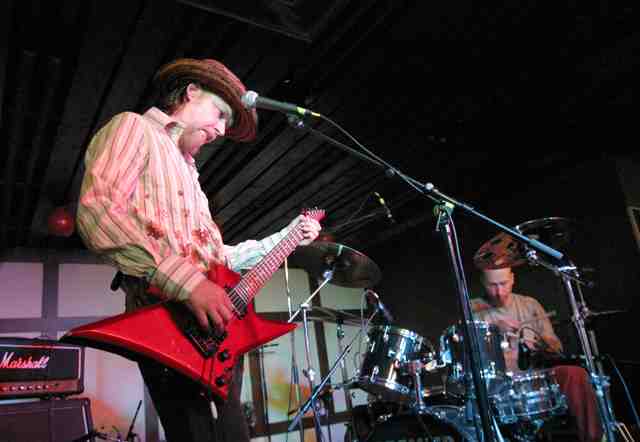 Tuomari Nurmio & Tohtori Hillil�