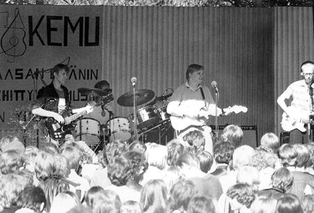 Tuomari Nurmio & K�yhien Yst�v�t ProvinssiRockissa 2.6.1979